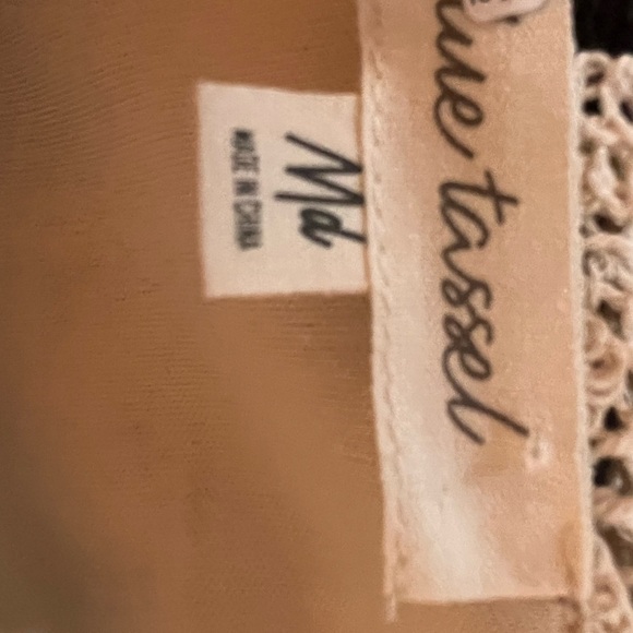 Black and Cream Crochet Square Pattern Top, sz M, adjustable straps, perfect - Picture 6 of 9